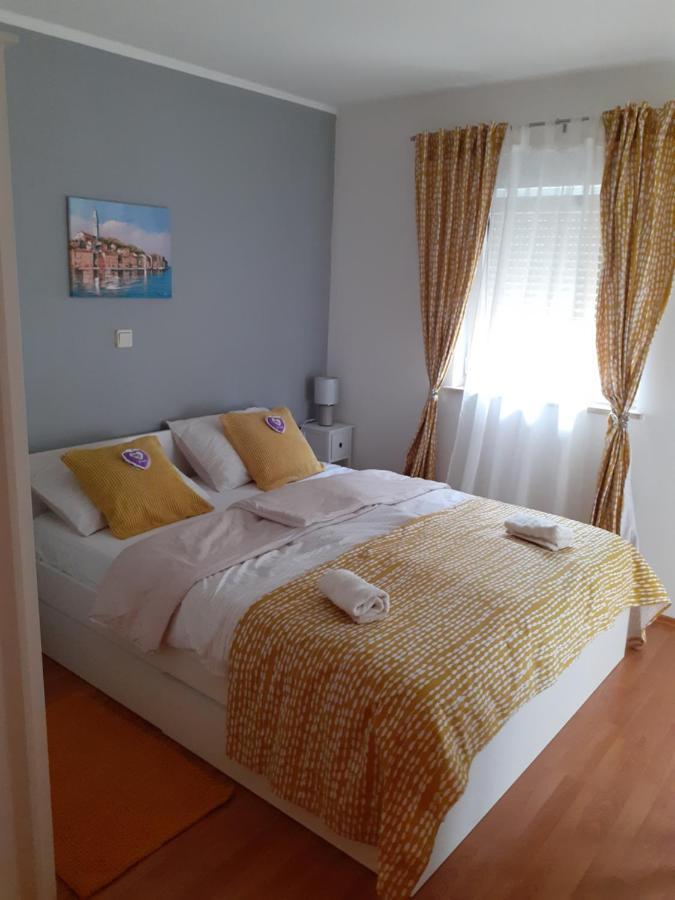 Lola Apartmani 罗维尼 外观 照片